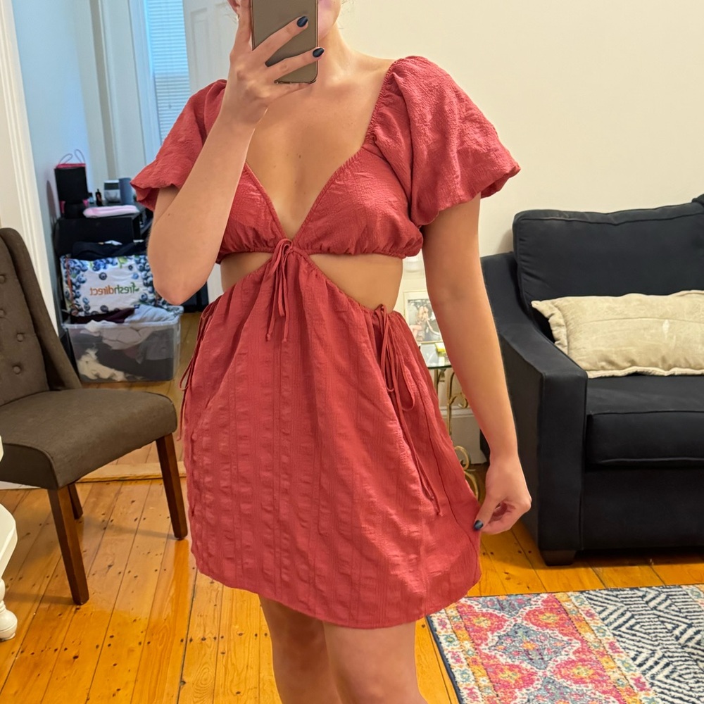 Forever 21 Cutout Short Puff Sleeve V-Neck Mini Dress